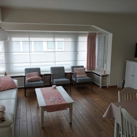 Zonnig Appartement Met 3 Slaapkamers En Gratis Parking Oostduinkerke-Bad Εξωτερικό φωτογραφία